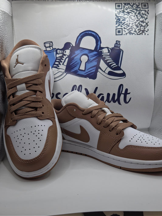 Nike Air Jordan 1 Low trainers in brown and white