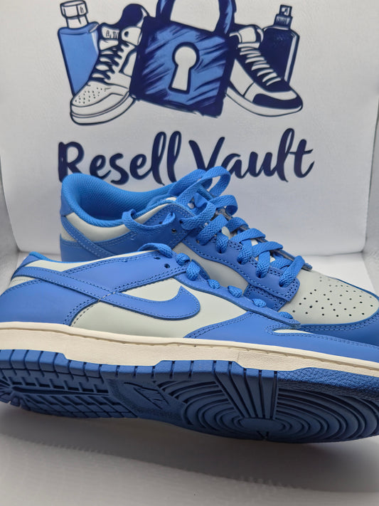 Nike Dunk Low sneakers in blue and grey leather